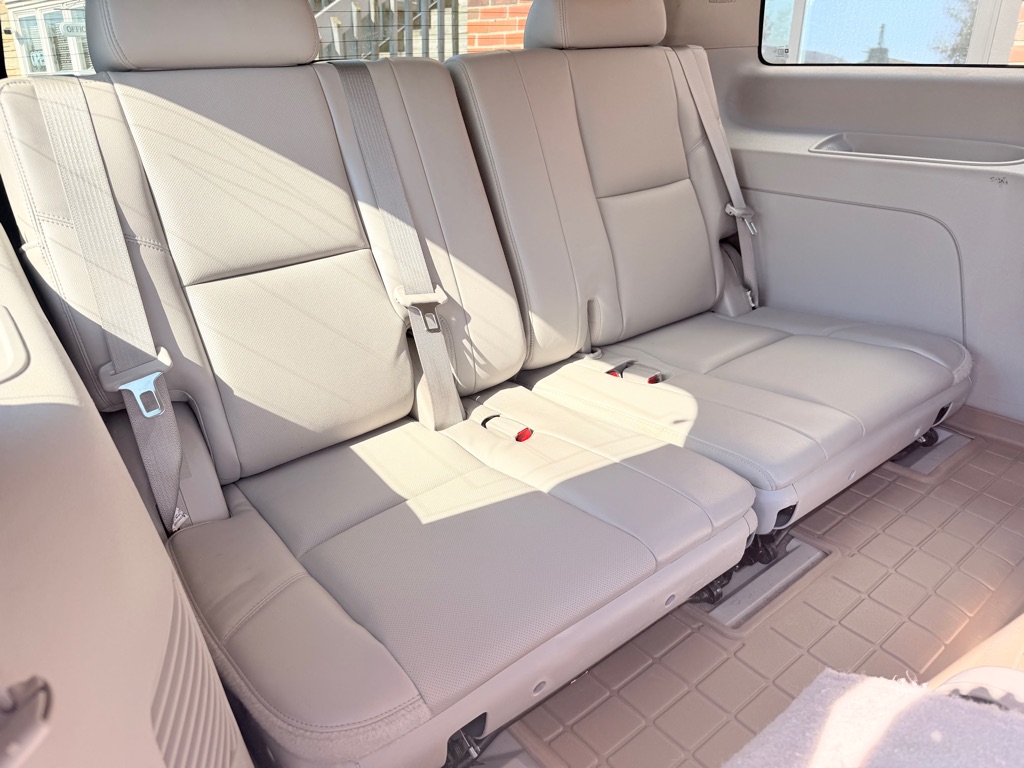 Photo 18 of this CHEVROLET TAHOE