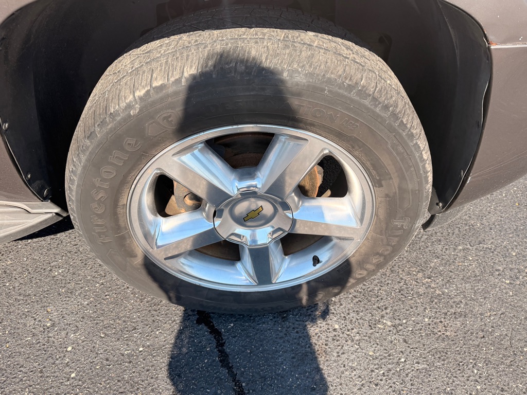 Photo 37 of this CHEVROLET TAHOE