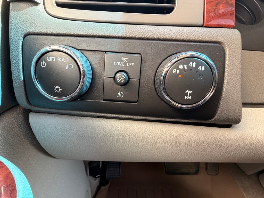 Photo 27 of this CHEVROLET TAHOE