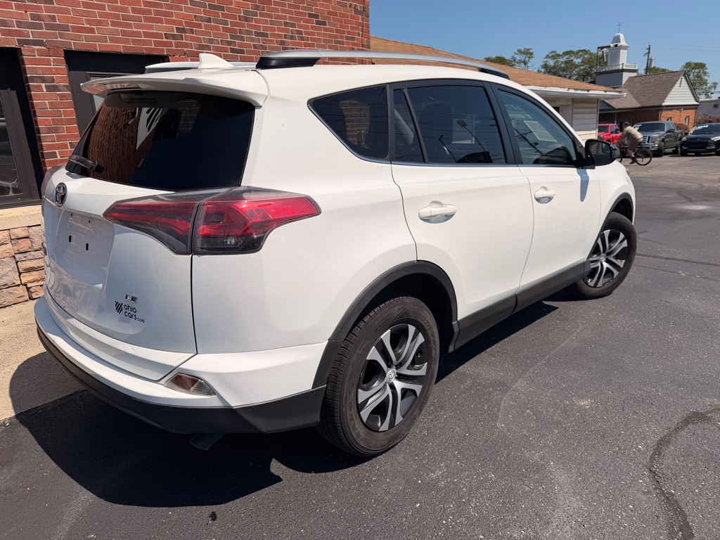 Photo 7 of this TOYOTA RAV4