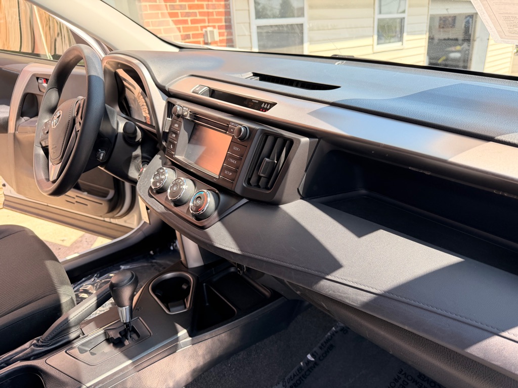 Photo 15 of this TOYOTA RAV4