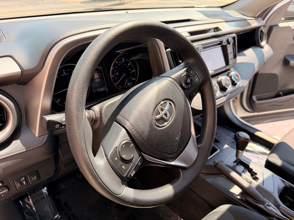 Photo 8 of this TOYOTA RAV4