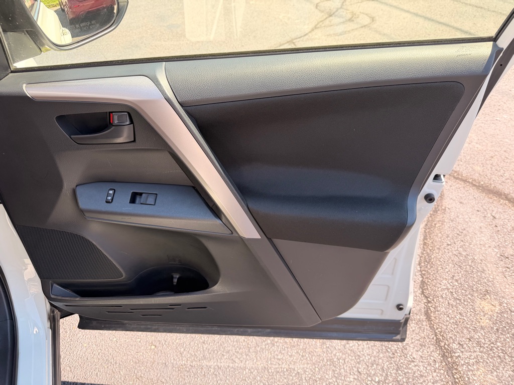 Photo 18 of this TOYOTA RAV4
