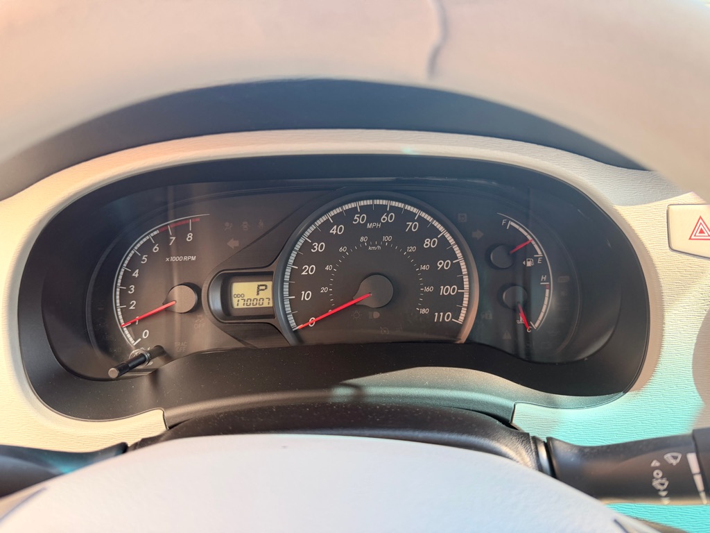 Photo 22 of this TOYOTA SIENNA