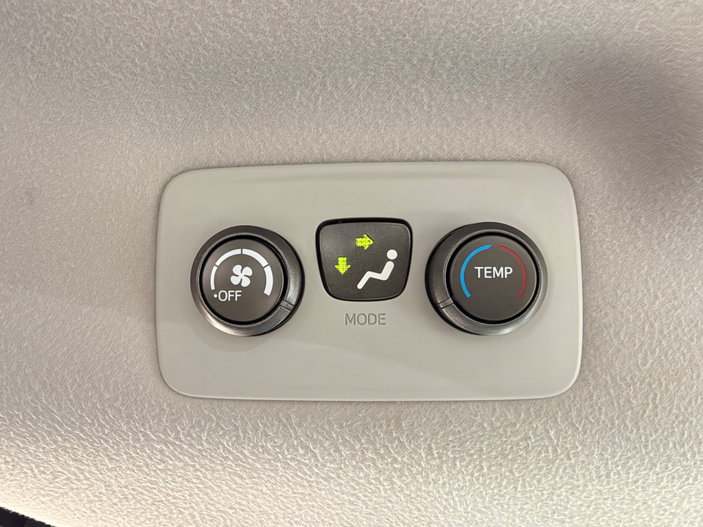 Photo 27 of this TOYOTA SIENNA