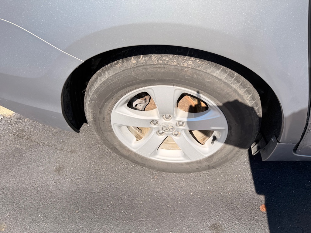 Photo 30 of this TOYOTA SIENNA