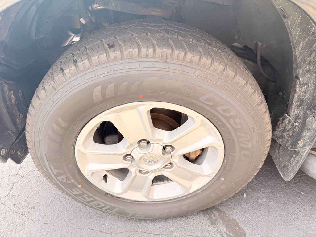 Photo 29 of this TOYOTA TUNDRA