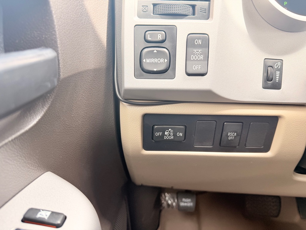 Photo 23 of this TOYOTA TUNDRA