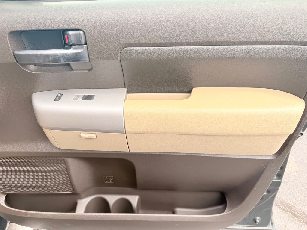 Photo 19 of this TOYOTA TUNDRA