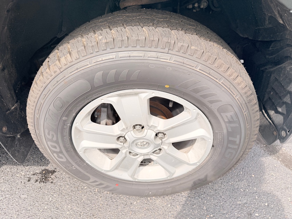 Photo 30 of this TOYOTA TUNDRA