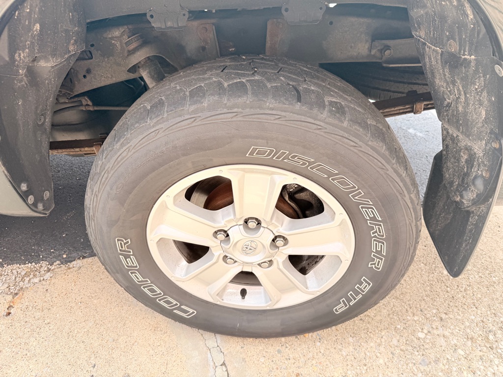 Photo 32 of this TOYOTA TUNDRA