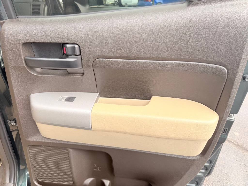 Photo 15 of this TOYOTA TUNDRA
