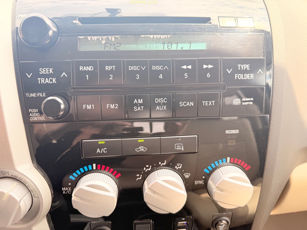 Photo 26 of this TOYOTA TUNDRA