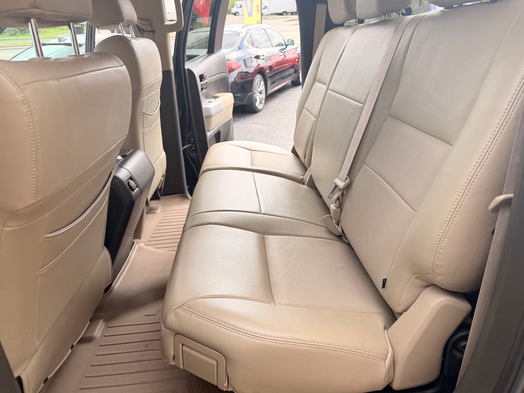Photo 13 of this TOYOTA TUNDRA