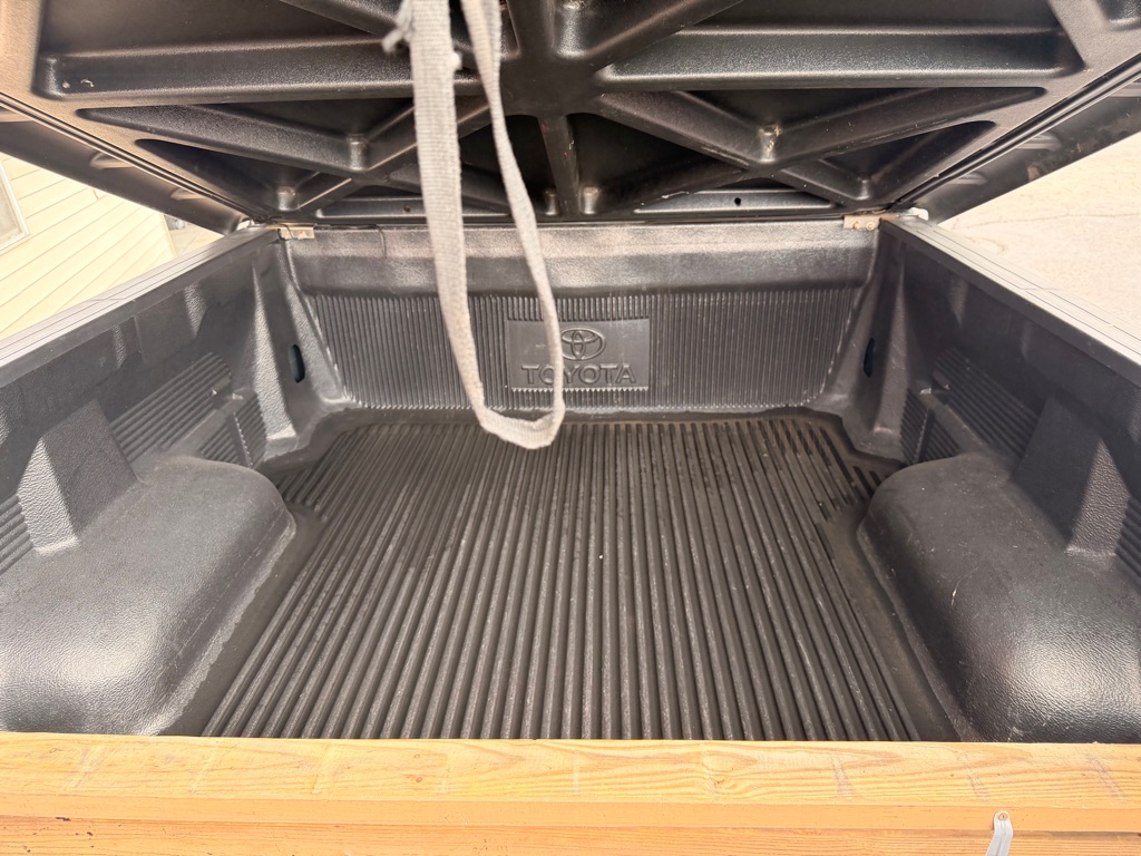 Photo 8 of this TOYOTA TUNDRA