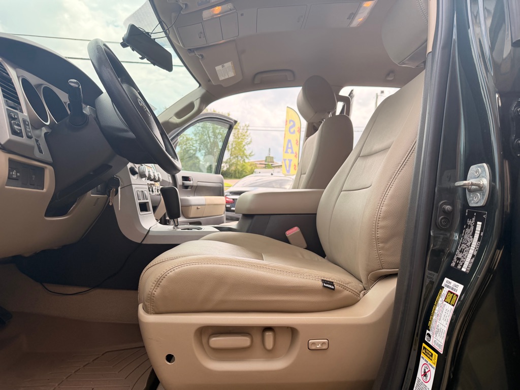 Photo 10 of this TOYOTA TUNDRA
