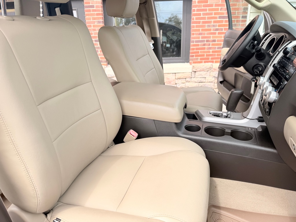 Photo 18 of this TOYOTA TUNDRA