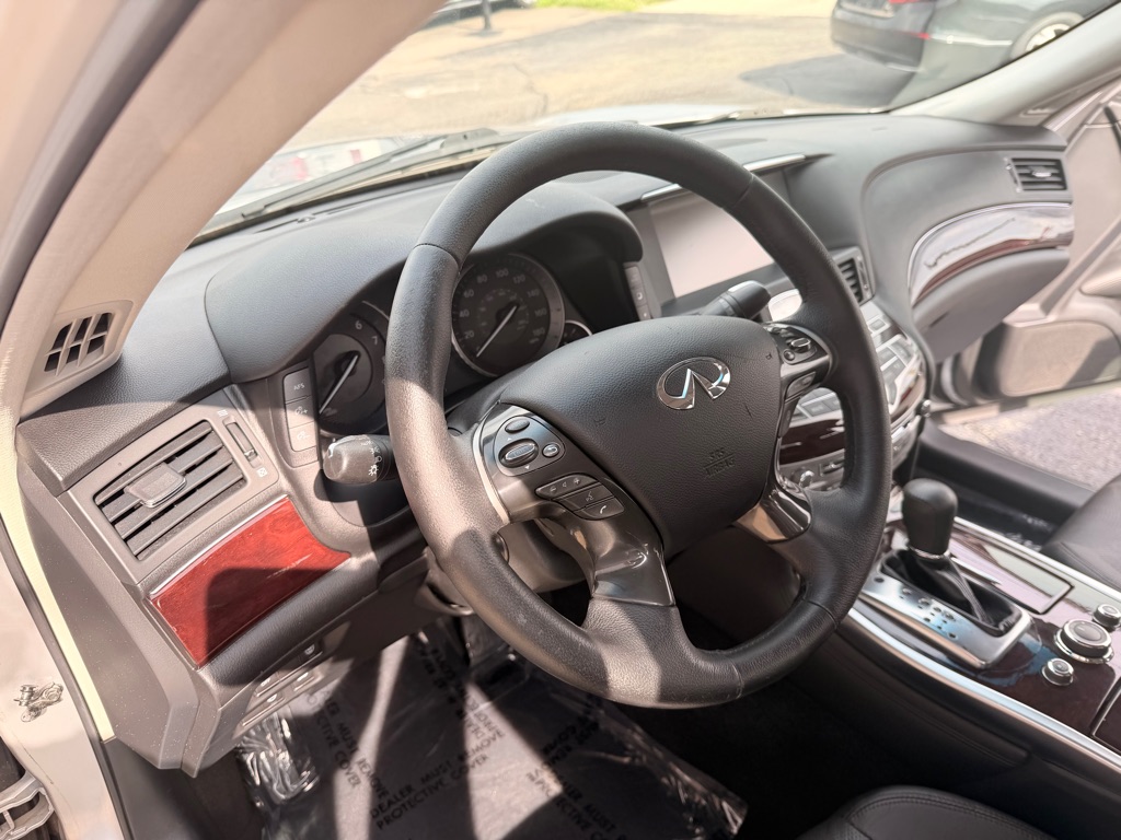 Photo 8 of this INFINITI M37