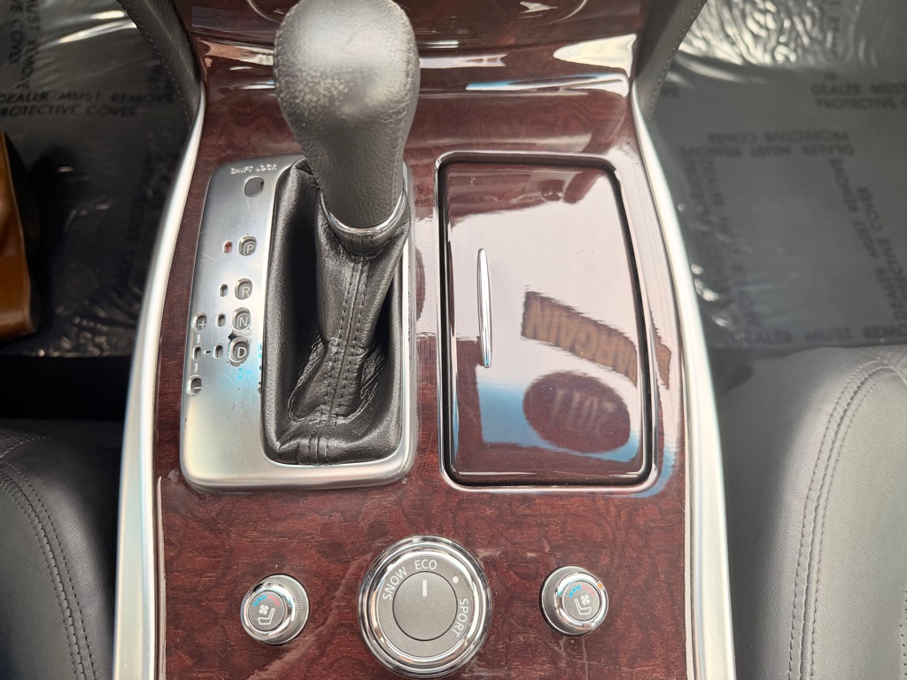 Photo 33 of this INFINITI M37