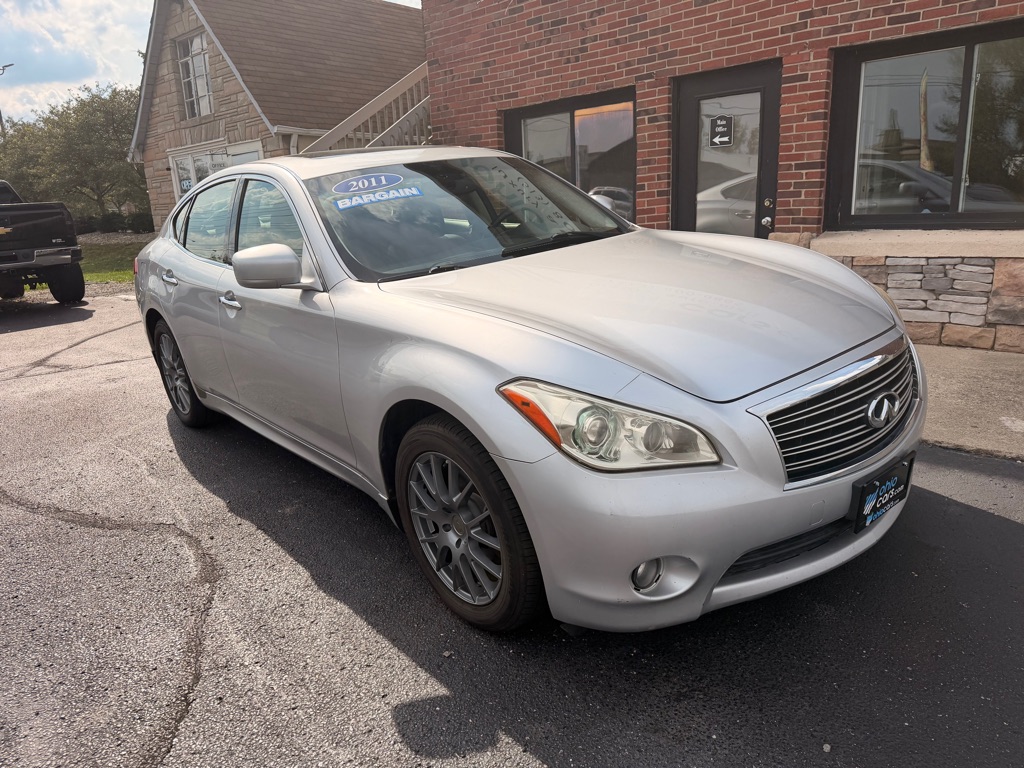 Photo 2 of this INFINITI M37