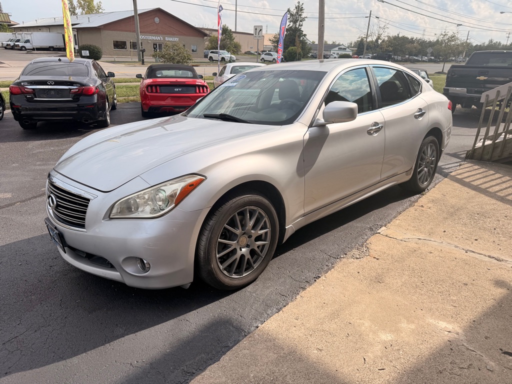 Photo 4 of this INFINITI M37