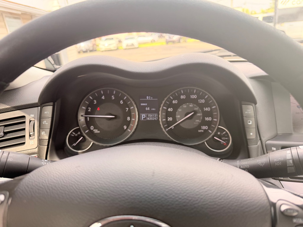 Photo 27 of this INFINITI M37