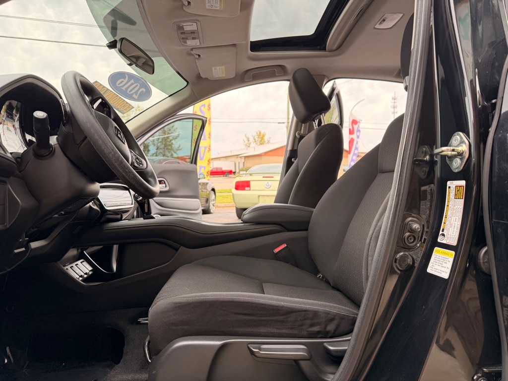Photo 9 of this HONDA HR-V
