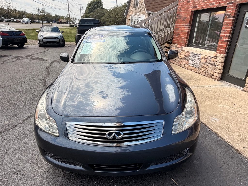 Photo 3 of this INFINITI G37 SEDAN