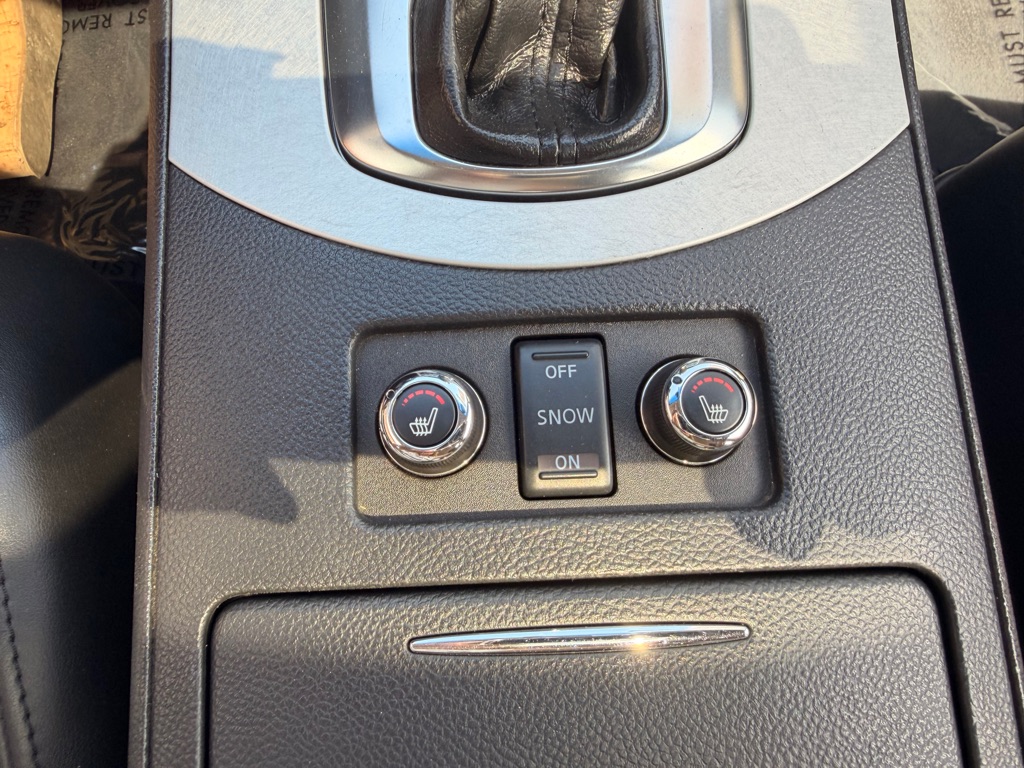 Photo 28 of this INFINITI G37 SEDAN