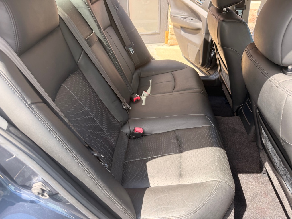 Photo 16 of this INFINITI G37 SEDAN