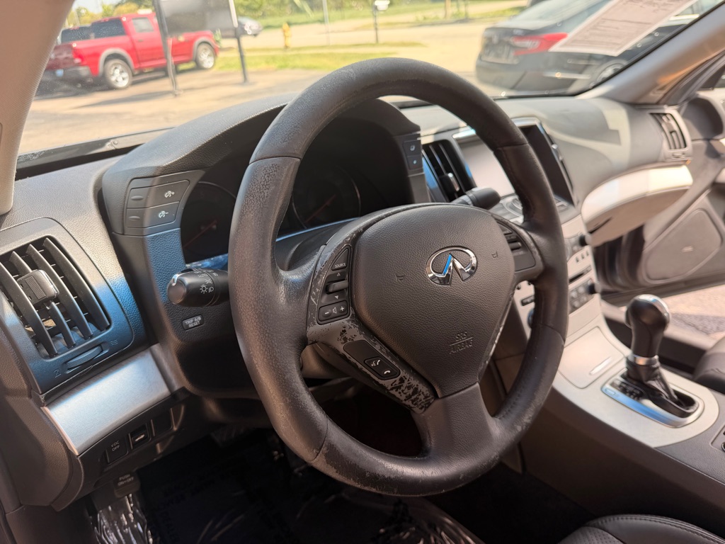 Photo 8 of this INFINITI G37 SEDAN