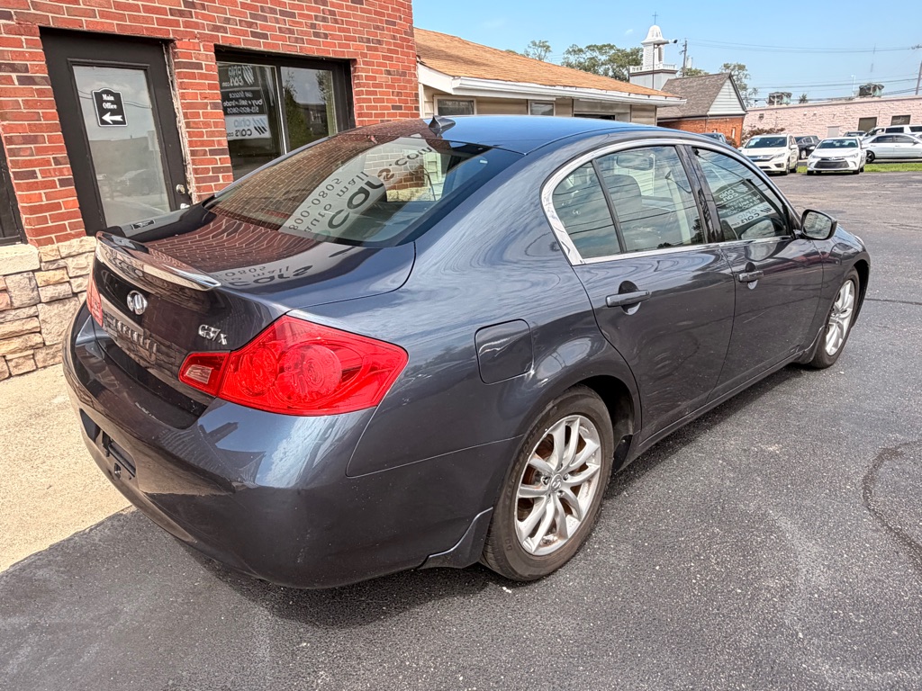 Photo 7 of this INFINITI G37 SEDAN