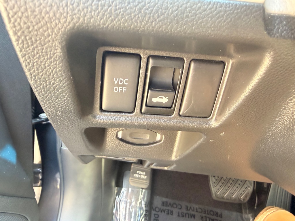 Photo 25 of this INFINITI G37 SEDAN