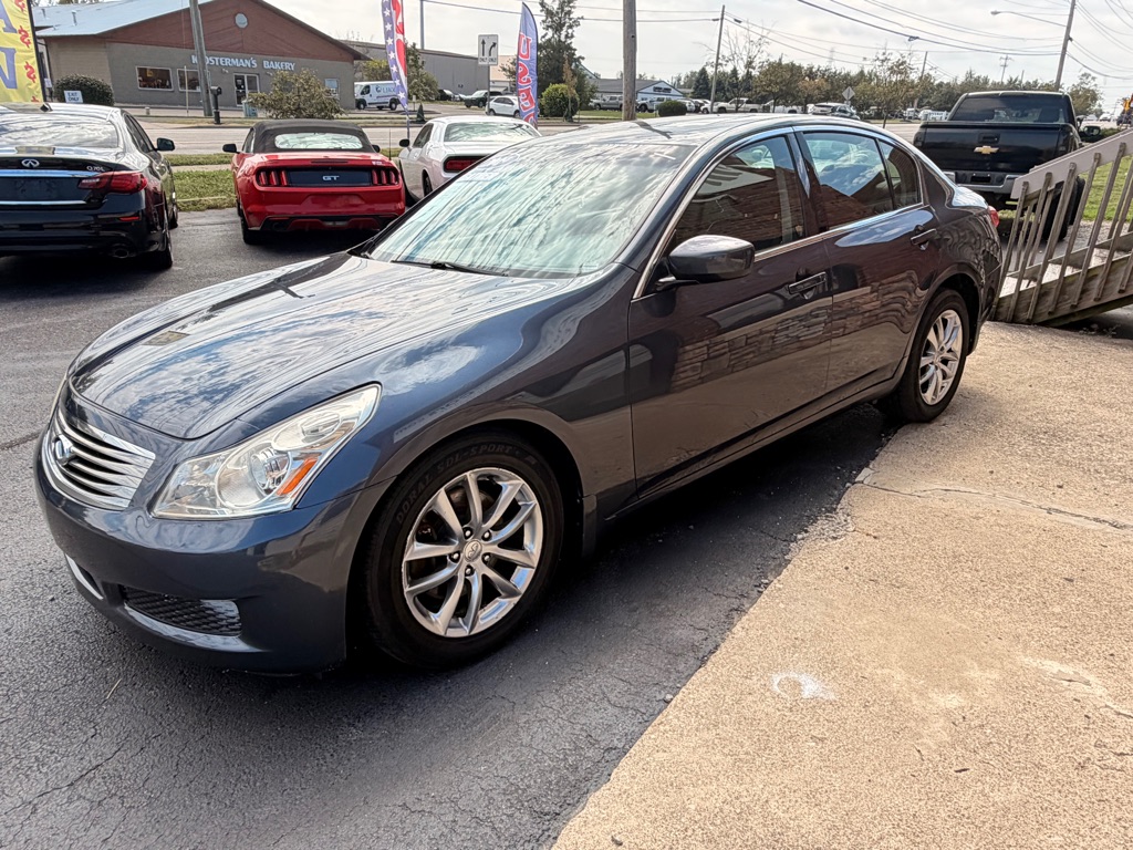 Photo 4 of this INFINITI G37 SEDAN