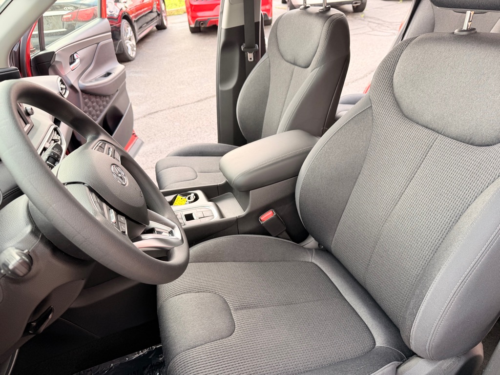 Photo 10 of this HYUNDAI SANTA FE