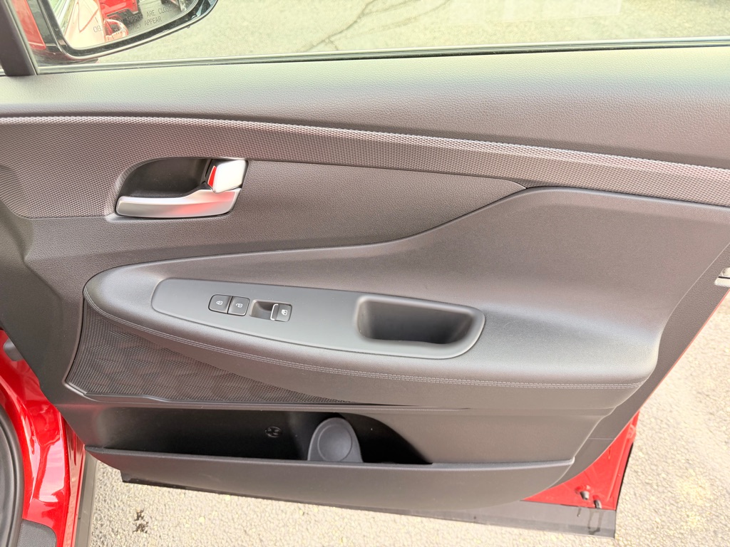 Photo 20 of this HYUNDAI SANTA FE