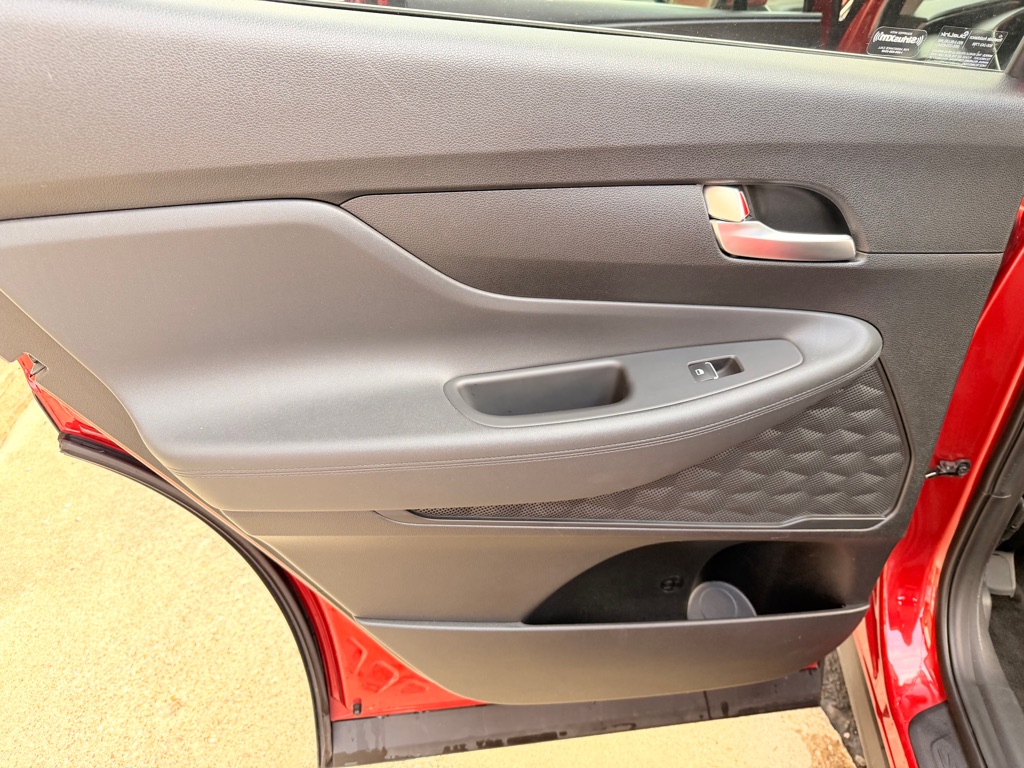 Photo 13 of this HYUNDAI SANTA FE