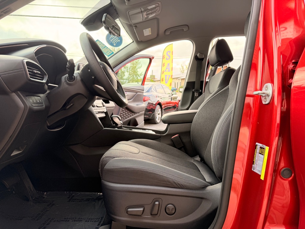 Photo 9 of this HYUNDAI SANTA FE