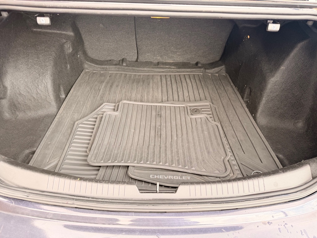 Photo 14 of this CHEVROLET MALIBU