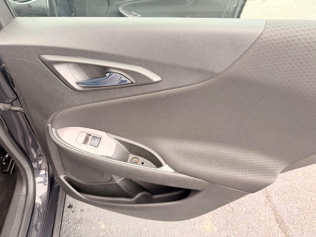 Photo 16 of this CHEVROLET MALIBU
