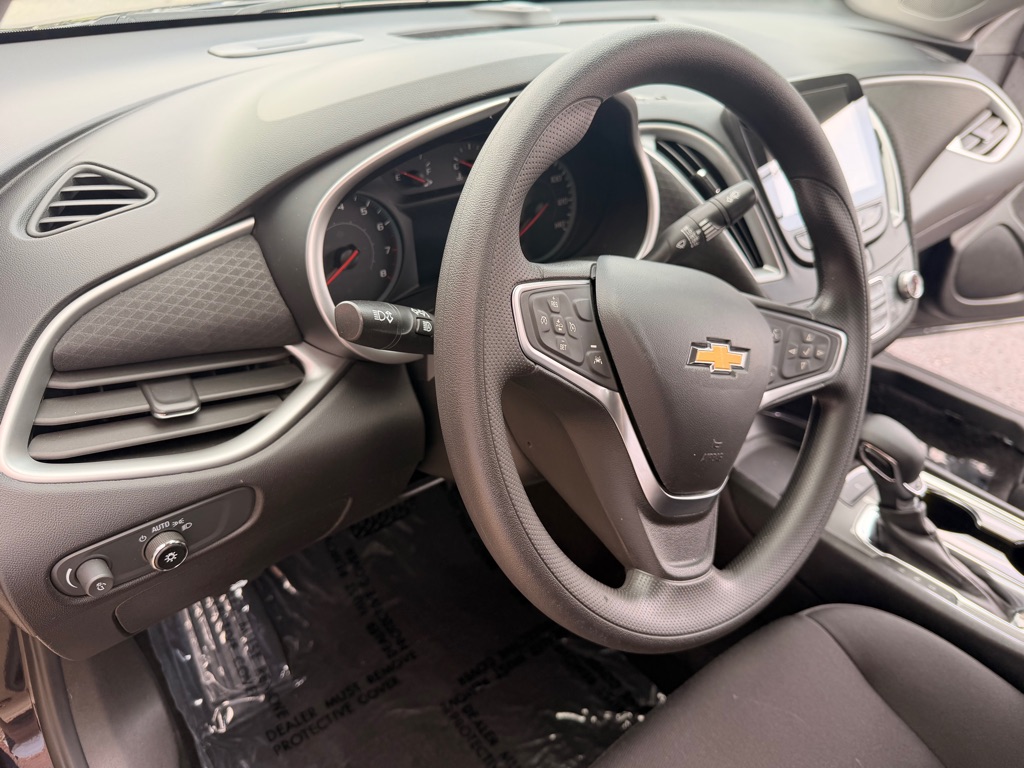 Photo 8 of this CHEVROLET MALIBU