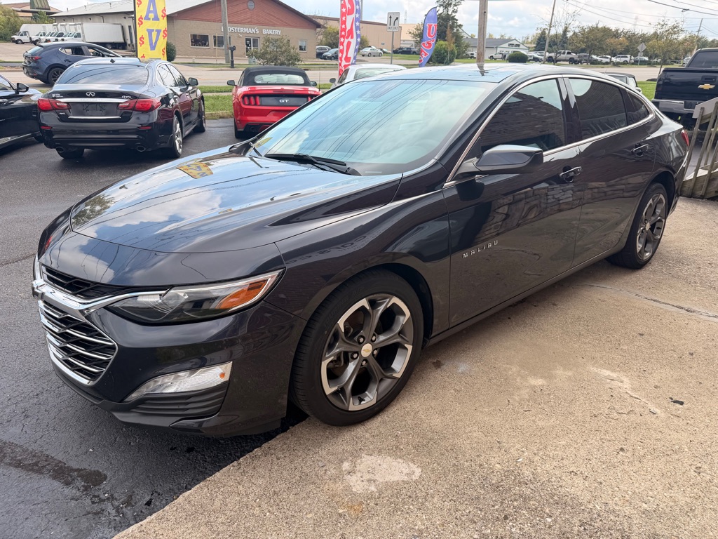 Photo 4 of this CHEVROLET MALIBU
