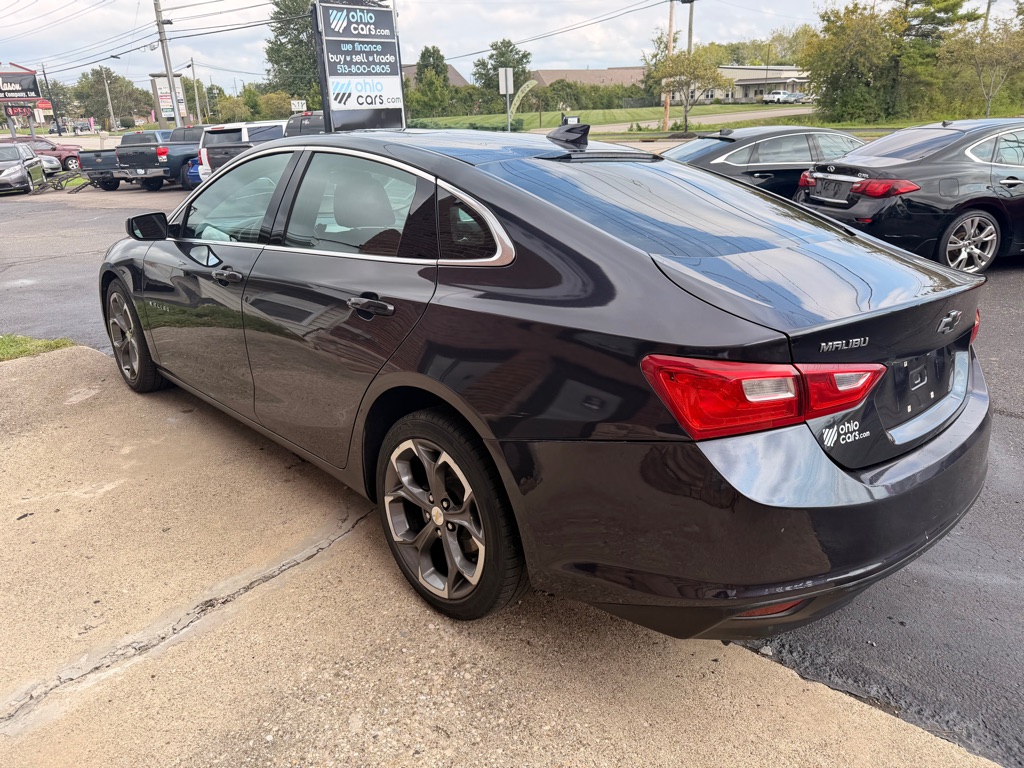 Photo 5 of this CHEVROLET MALIBU