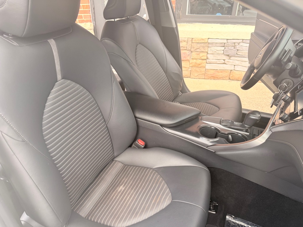 Photo 19 of this TOYOTA CAMRY