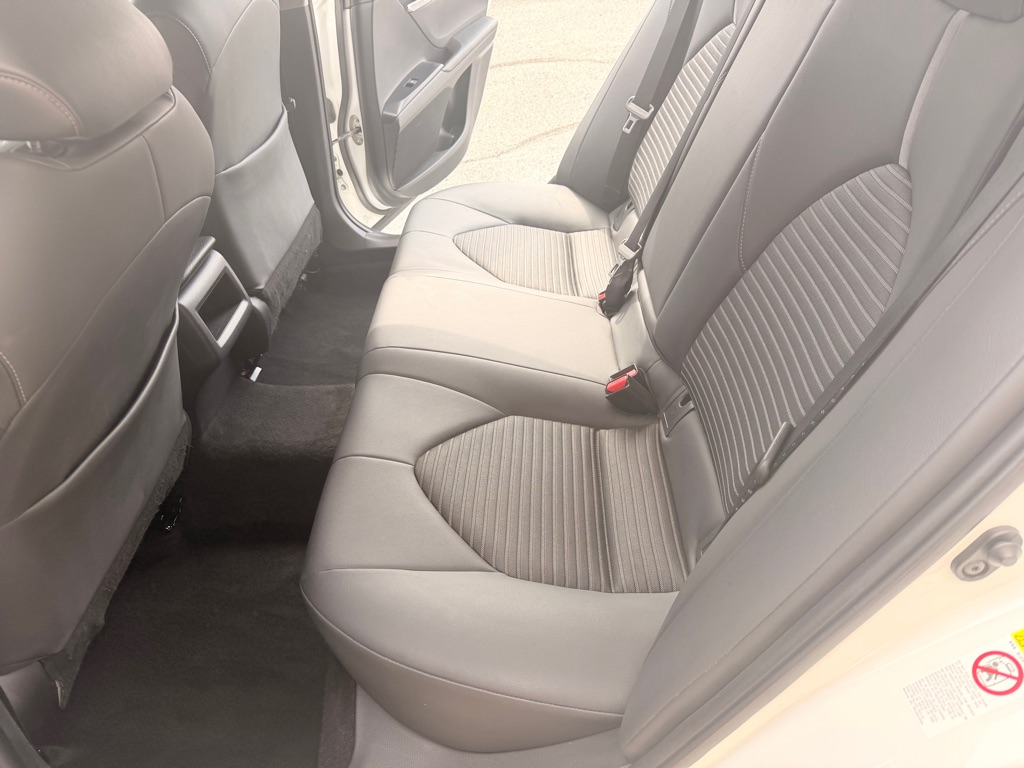 Photo 12 of this TOYOTA CAMRY