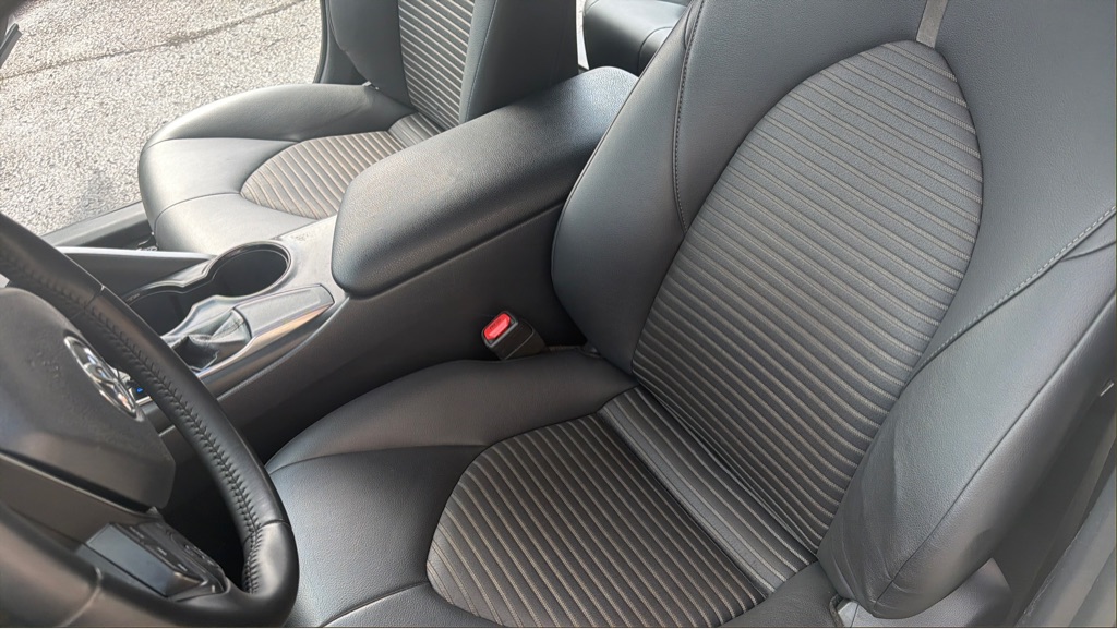 Photo 10 of this TOYOTA CAMRY