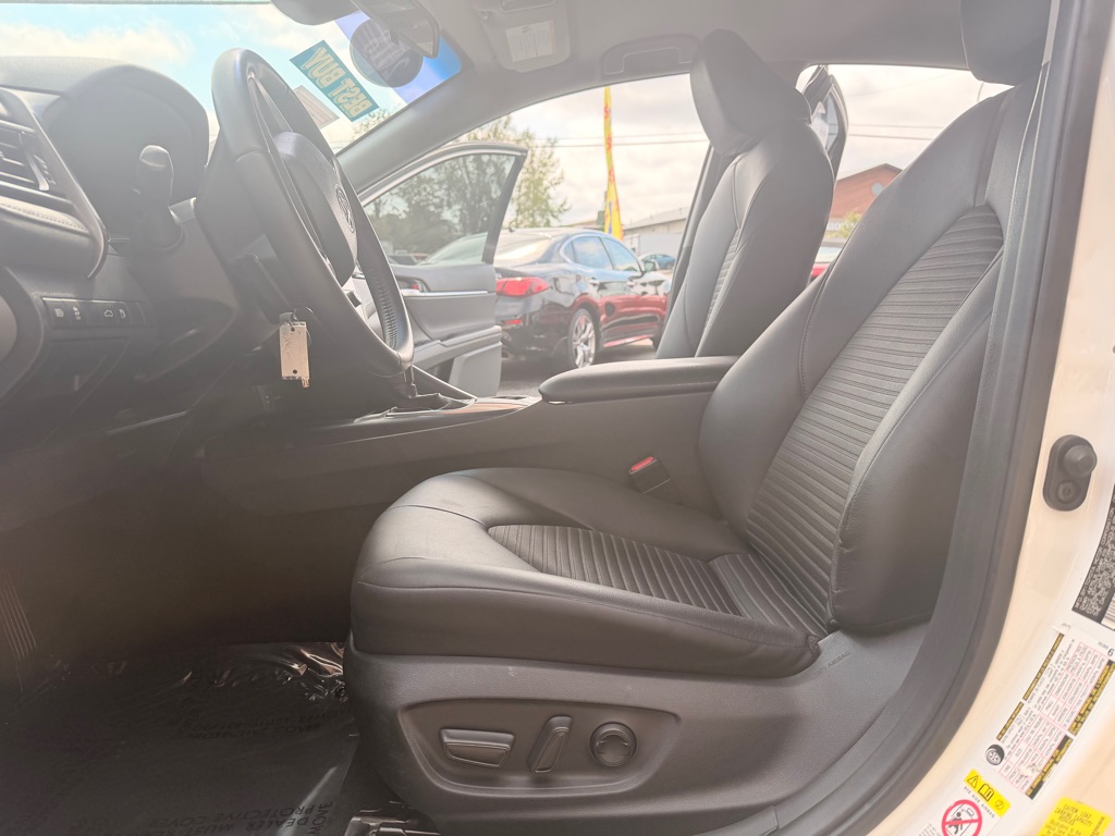 Photo 9 of this TOYOTA CAMRY