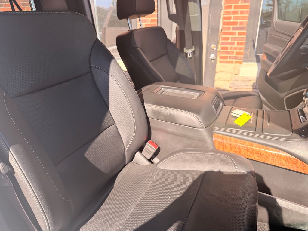 Photo 20 of this CHEVROLET SUBURBAN