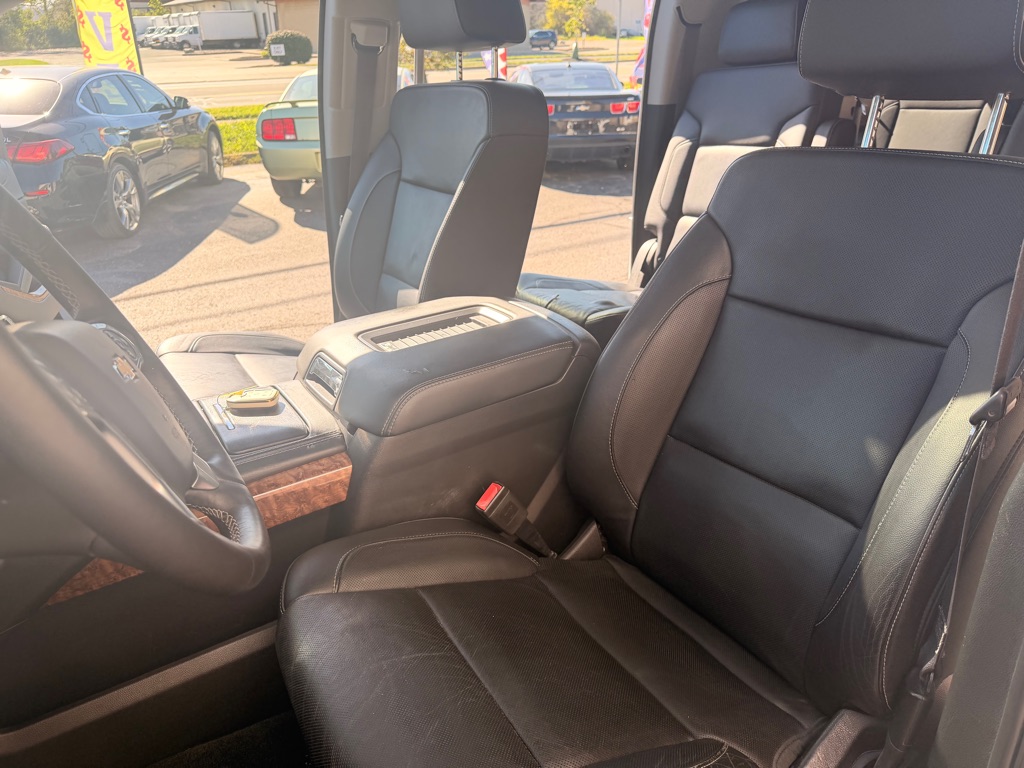 Photo 10 of this CHEVROLET SUBURBAN
