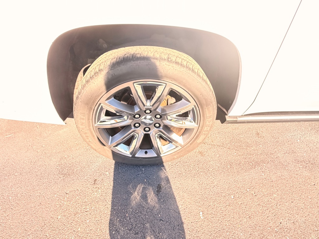 Photo 37 of this CHEVROLET SUBURBAN